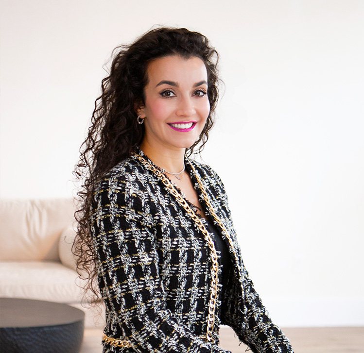 Stephanie Farber MD headshot coat